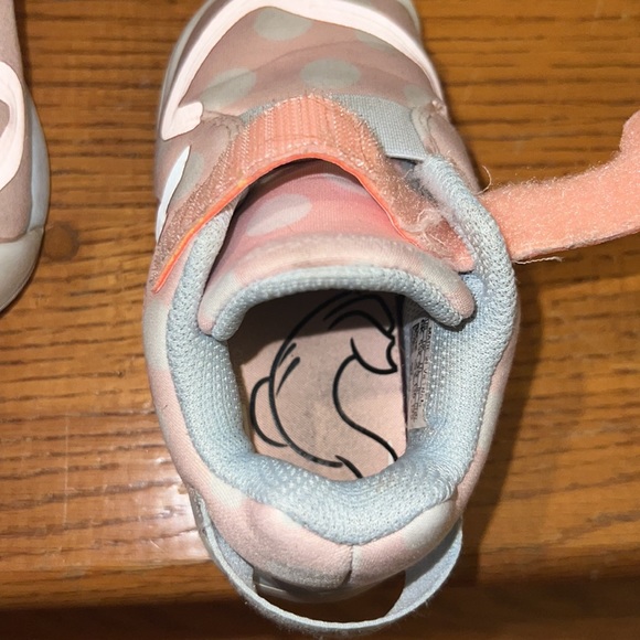 Adidas Minnie Mouse Pink and White Toddler Sneakers size 6 - Picture 7 of 9